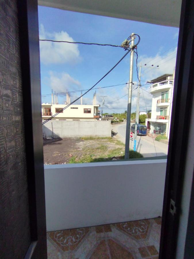 Hostal Brisas Del Mar Puerto Villamil Ngoại thất bức ảnh