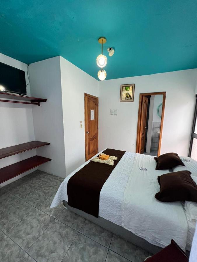 Hostal Brisas Del Mar Puerto Villamil Ngoại thất bức ảnh