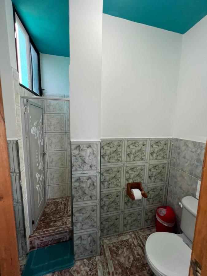 Hostal Brisas Del Mar Puerto Villamil Ngoại thất bức ảnh