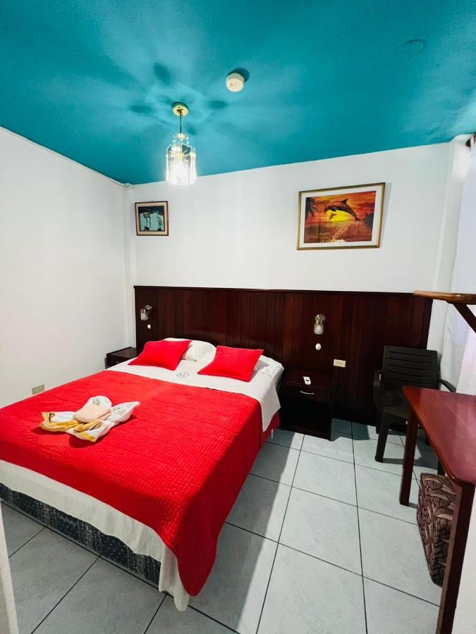 Hostal Brisas Del Mar Puerto Villamil Ngoại thất bức ảnh