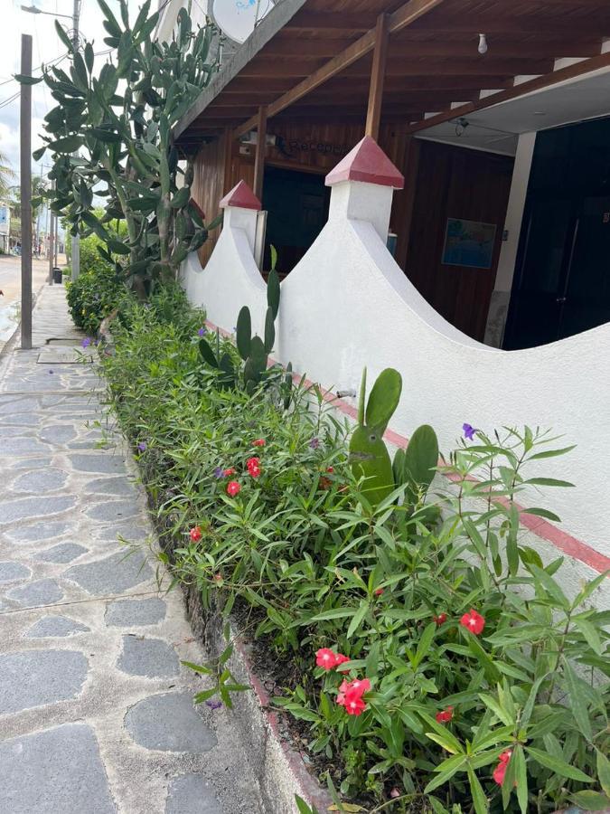 Hostal Brisas Del Mar Puerto Villamil Ngoại thất bức ảnh