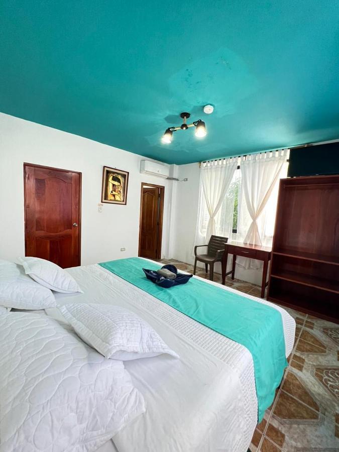 Hostal Brisas Del Mar Puerto Villamil Ngoại thất bức ảnh