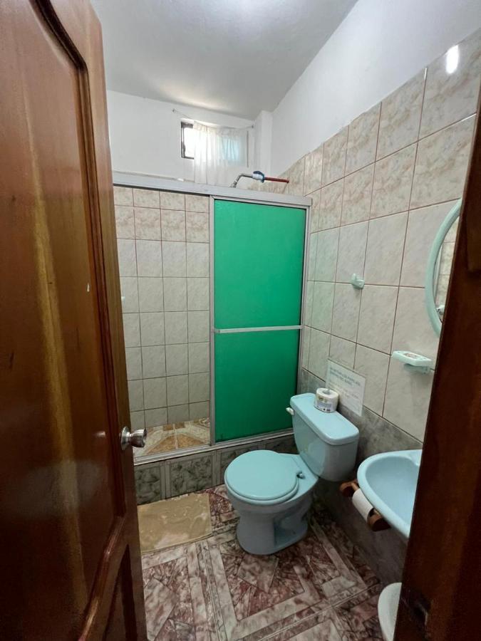 Hostal Brisas Del Mar Puerto Villamil Ngoại thất bức ảnh