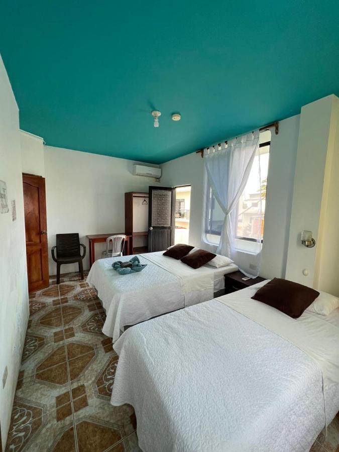 Hostal Brisas Del Mar Puerto Villamil Ngoại thất bức ảnh