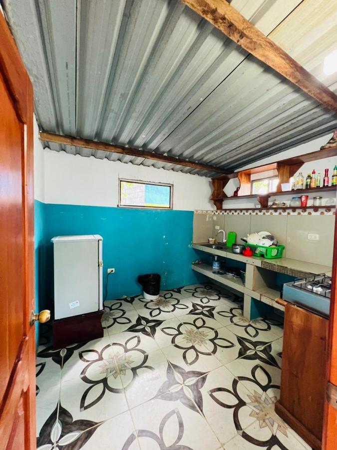 Hostal Brisas Del Mar Puerto Villamil Ngoại thất bức ảnh