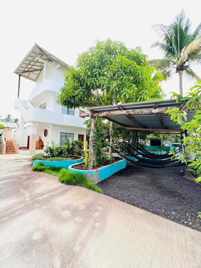 Hostal Brisas Del Mar Puerto Villamil Ngoại thất bức ảnh