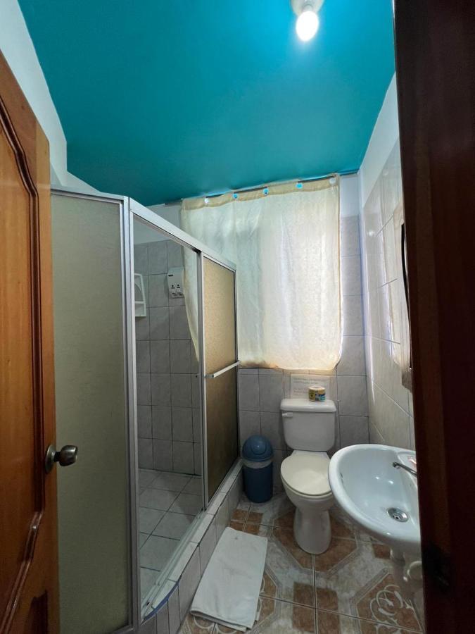 Hostal Brisas Del Mar Puerto Villamil Ngoại thất bức ảnh